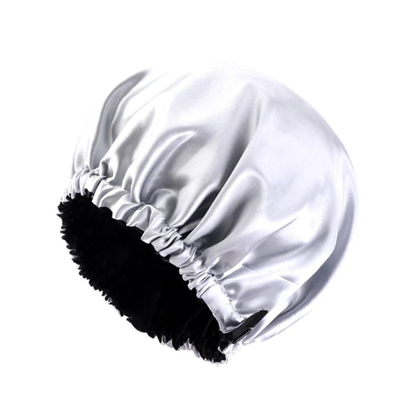 Grand Bonnet en Satin Ajustable